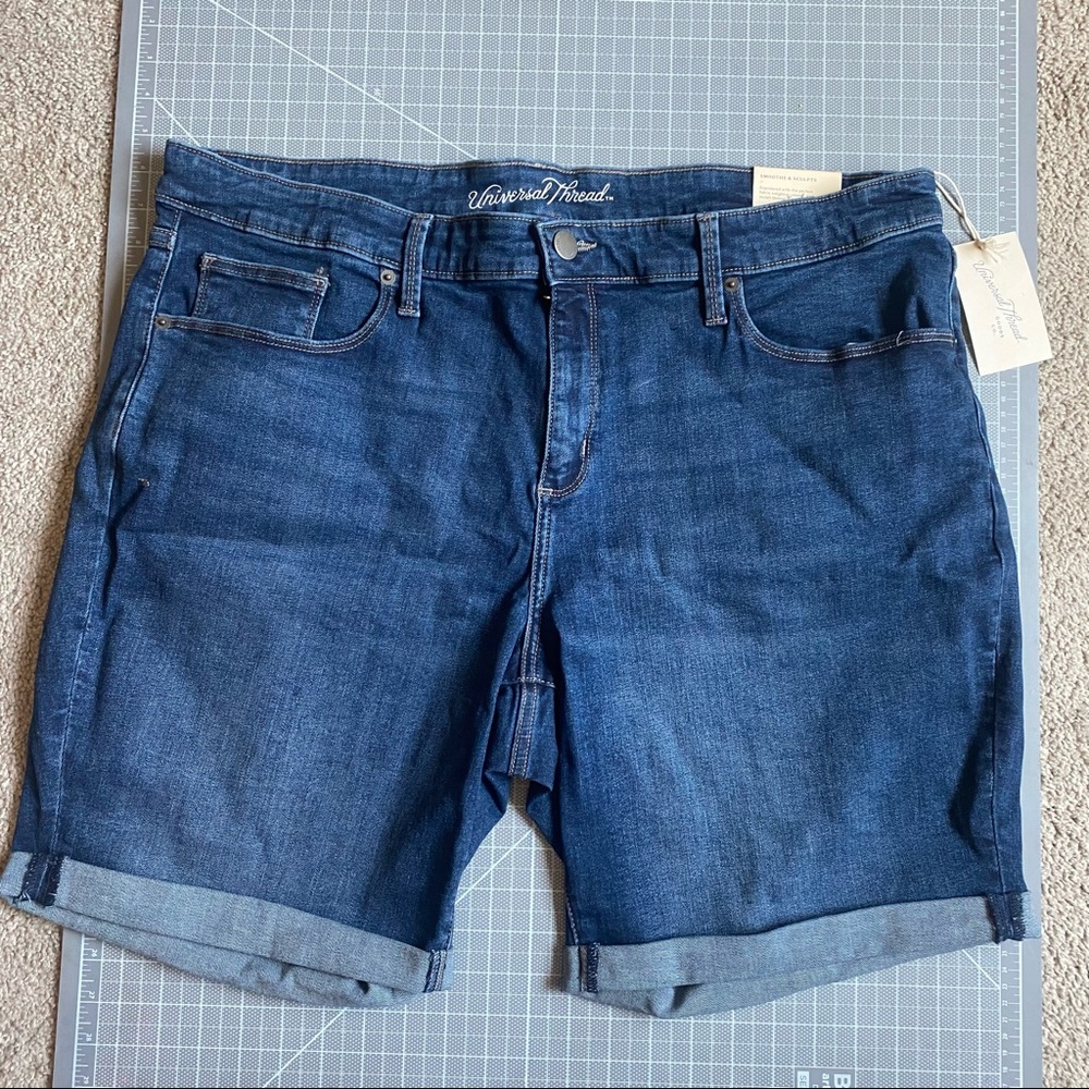 NWT Universal Threads Jean Shorts